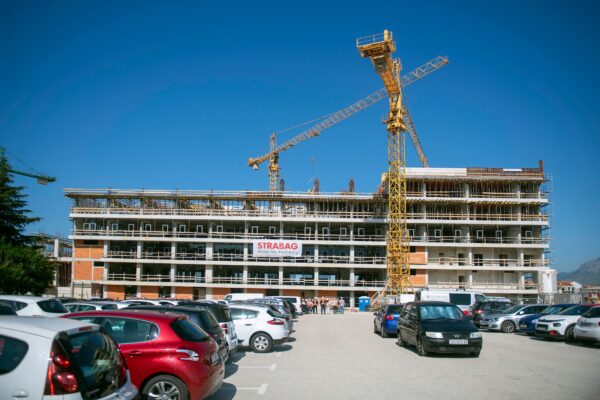 From the Dračevac Construction Site: Works on the Central Building of the Future Technology Park Proceeding to Plan