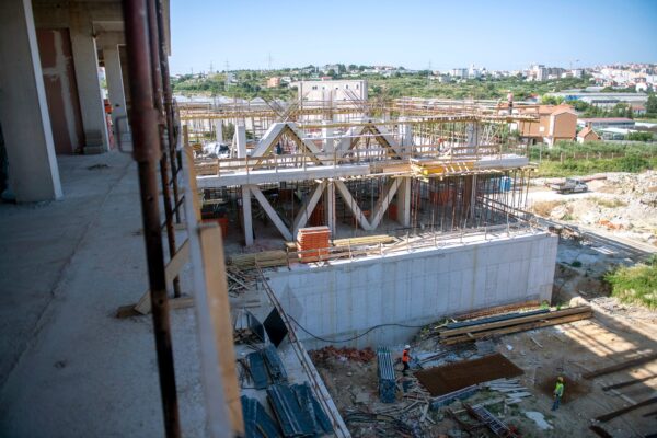 From the Dračevac Construction Site: Works on the Central Building of the Future Technology Park Proceeding to Plan