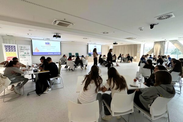 The first generation of the BizLabJunior programme for young leaders has successfully completed its training