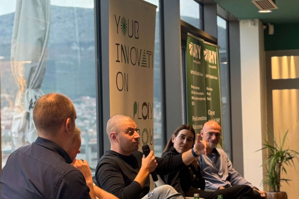 Entrepreneurship Café Held on “The New Workforce in the Age of AI”