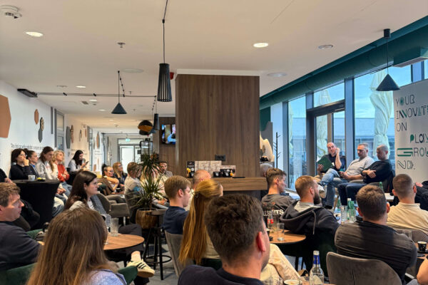 Entrepreneurship Café Held on “The New Workforce in the Age of AI”