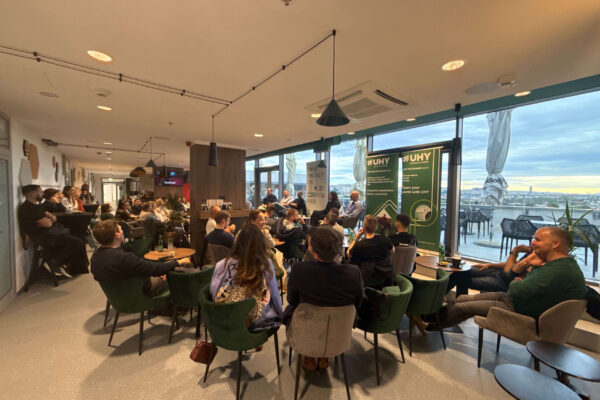 Entrepreneurship Café Held on “The New Workforce in the Age of AI”